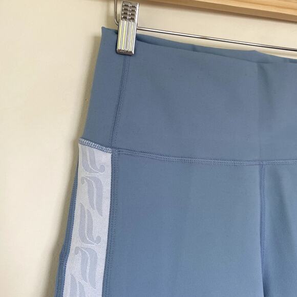 NWT Fabletics High-Waisted Statement Powerhold 7/8 Leggings Medium - Picture 3 of 8